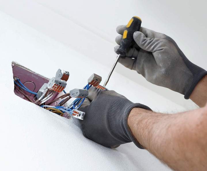 Installation électrique mural, Châteauneuf-les-Martigues